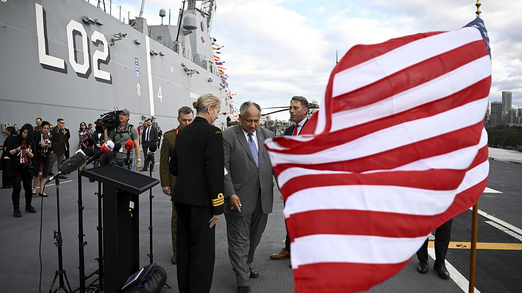 U.S. Navy Secretary Carlos Del Toro (C) arrives with Australia's Minister for Defense Richard Marles (R) at a press conference ahead of the opening ceremony for joint military exercise Talisman Sabre, in Sydney, Australia, July 21, 2023. /VCG