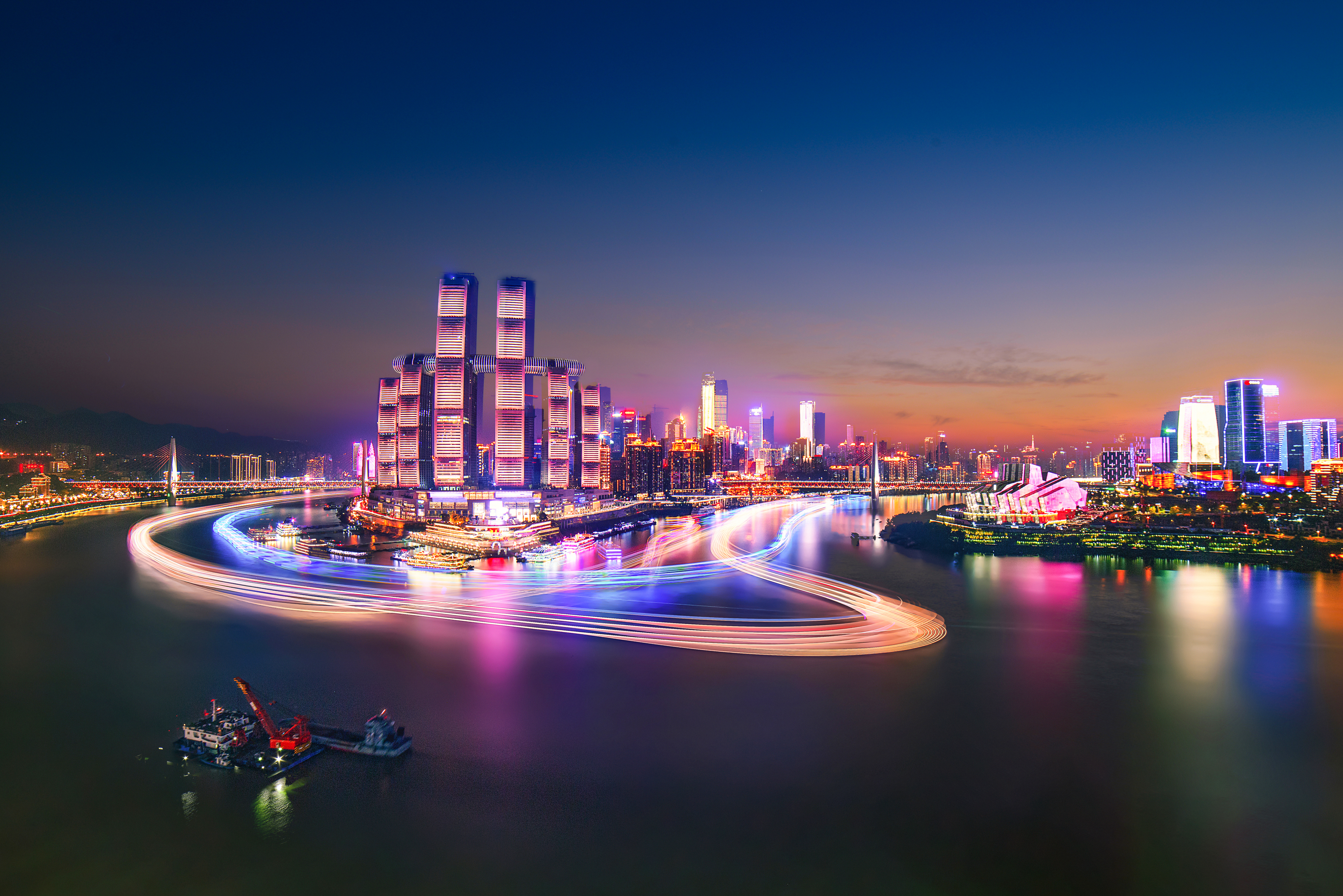 A photo shows a night view of the Yuzhong Peninsula in Chongqing. /Photographed by Xie Guoqing