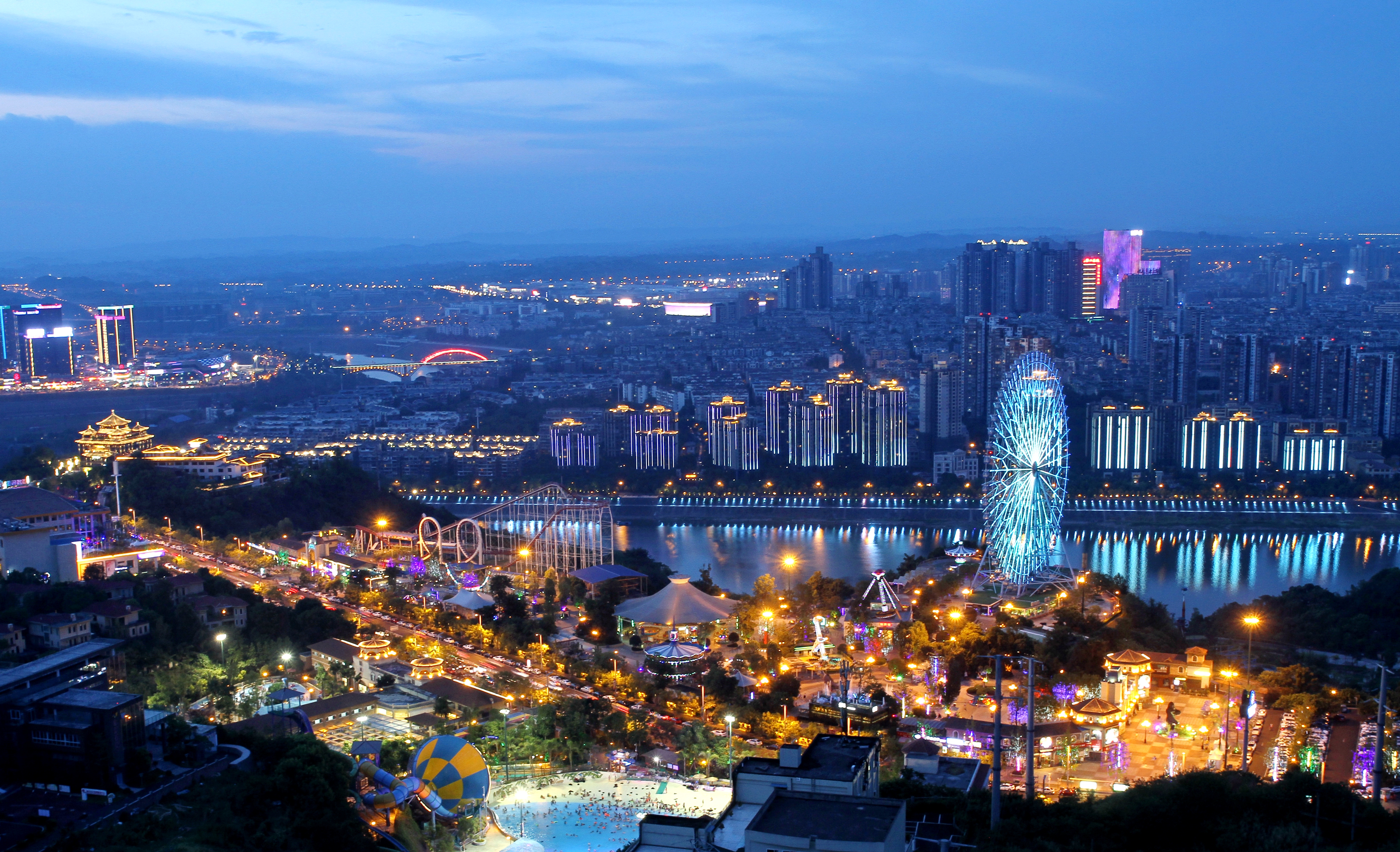 A photo shows a beautiful night view of Luzhou City, Sichuan Province. /Luzhou Municipal Bureau of Culture, Broadcast-TV, and Tourism