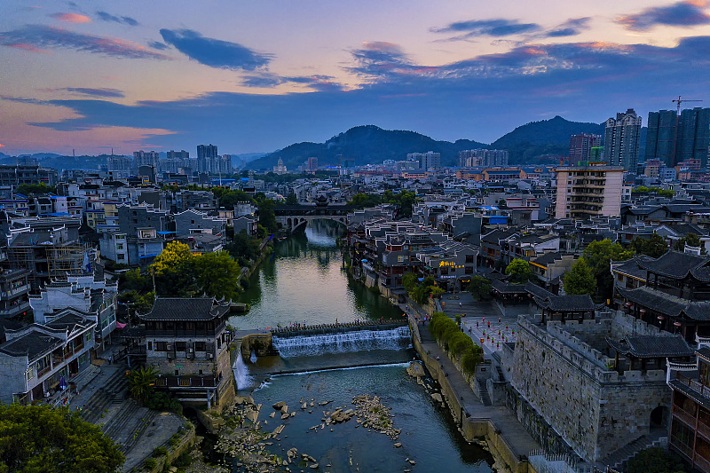 A panoramic view of Qianzhou Ancient Town in Jishou City, Xiangxi Tujia and Miao Autonomous Prefecture, Hunan Province. /CFP