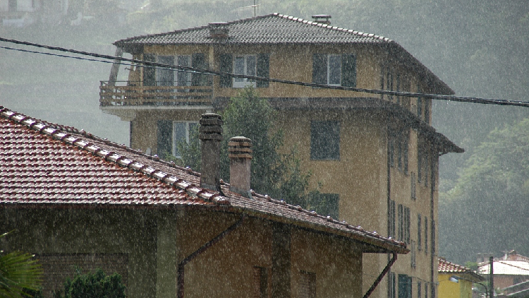 Tempesta per interrompere la grave ondata di caldo nel nord Italia