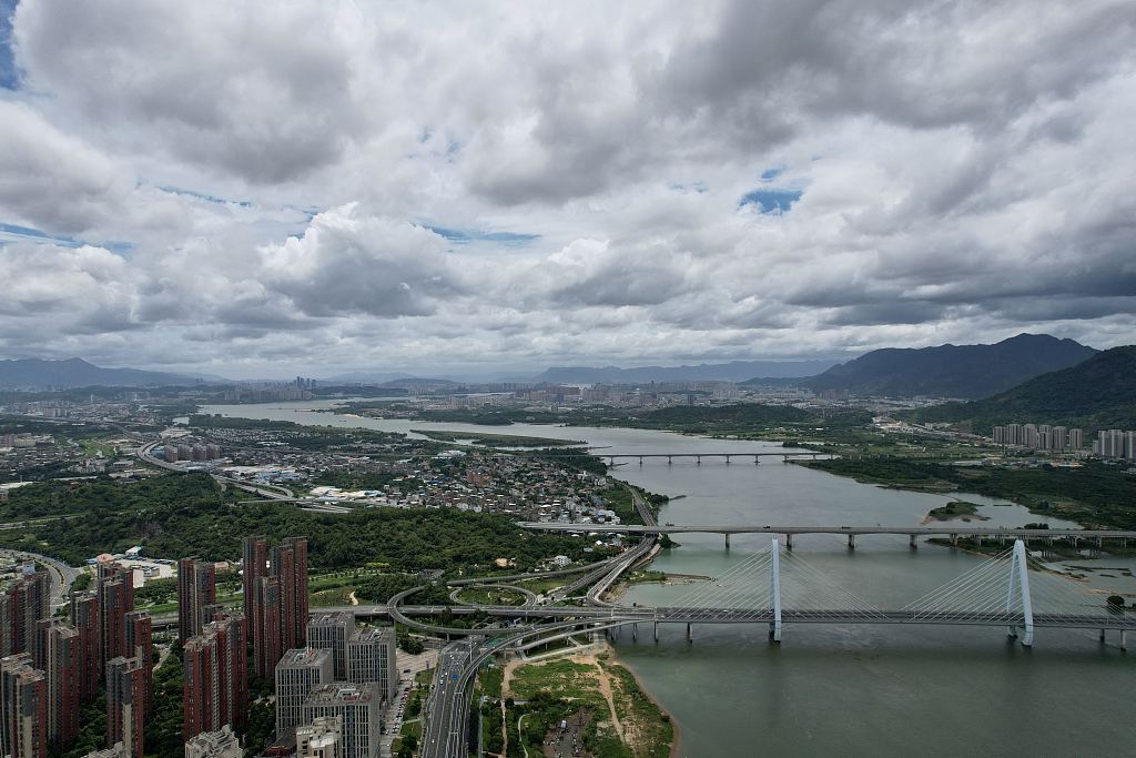 A view of Fuzhou City, east China's Fujian Province before the typhoon makes landfall in China, July 26, 2023. /CFP 