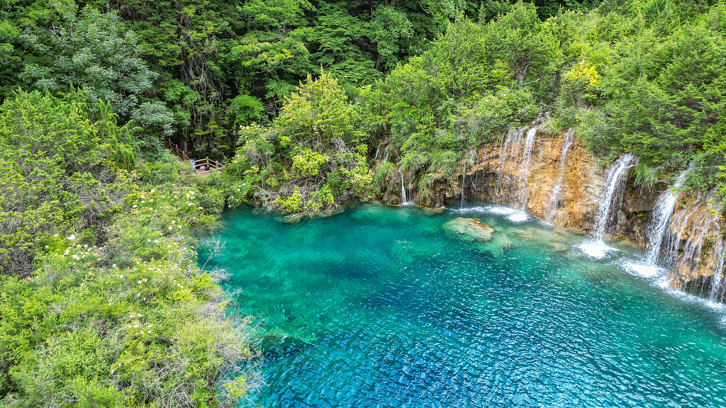 Live: Unwind with a serene view of Shuzheng Valley's lakes and waterfalls