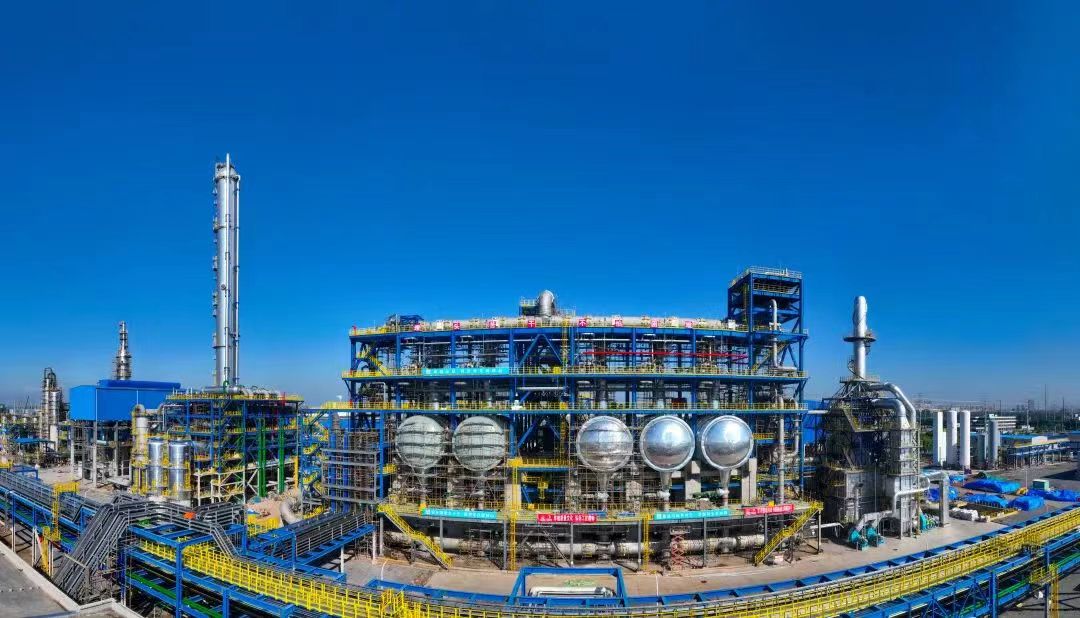 A propane dehydrogenation plant with an annual production of 600,000 tonnes was put into operation in the county-level city Taixing, east China's Jiangsu Province, May 13, 2023. /China Construction Industrial and Energy Engineering Group