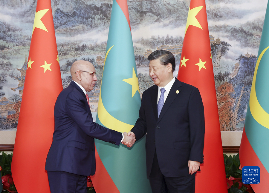 Chinese President Xi Jinping shakes hands with Mauritanian President Mohamed Ould Cheikh Ghazouani in Chengdu, capital city of southwest China's Sichuan Province, July 28, 2023. /Xinhua