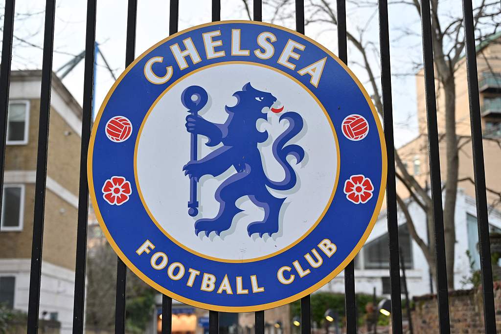 A view of the Chelsea club crest. /CFP