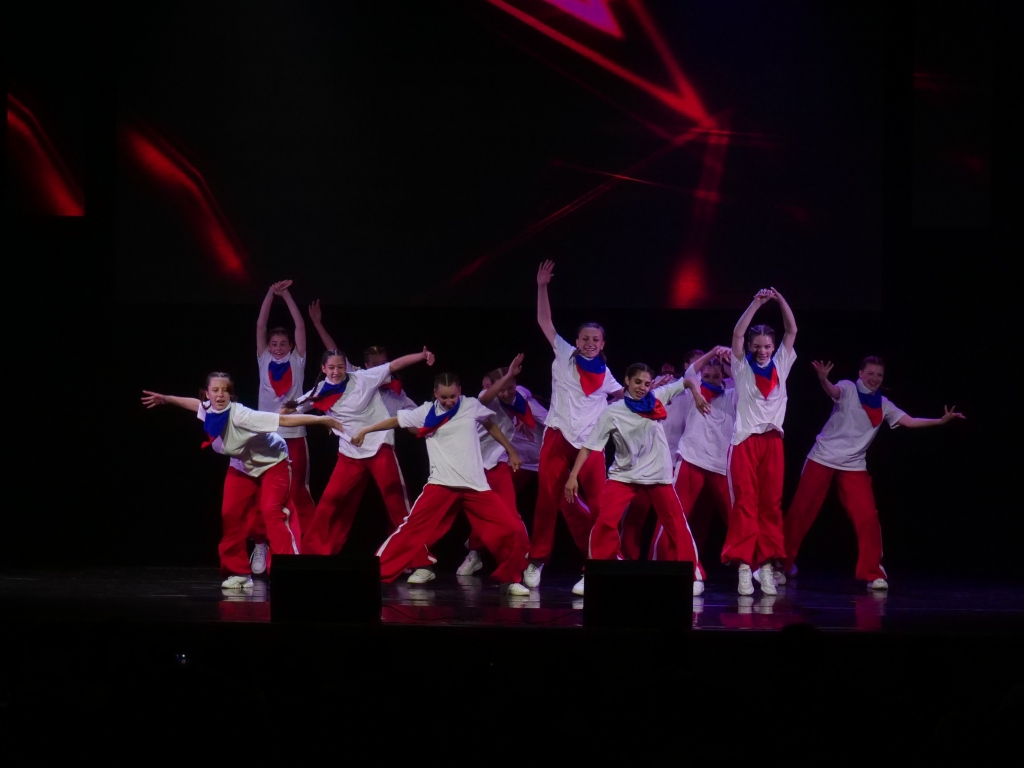 Students take part in the closing ceremony of a series of China-Russia university students exchange events held in Blagoveshchensk, Russia, June 18, 2023. /CFP