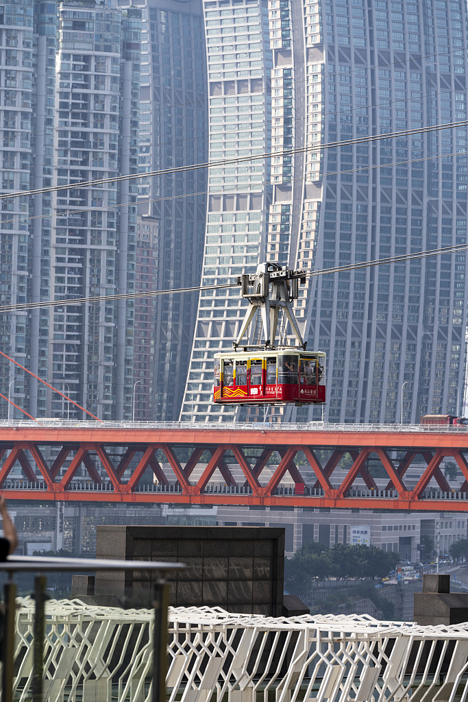 This photo, taken on July 4, 2023, shows Chongqing's Yangtze River Cableway in operation. /CFP
