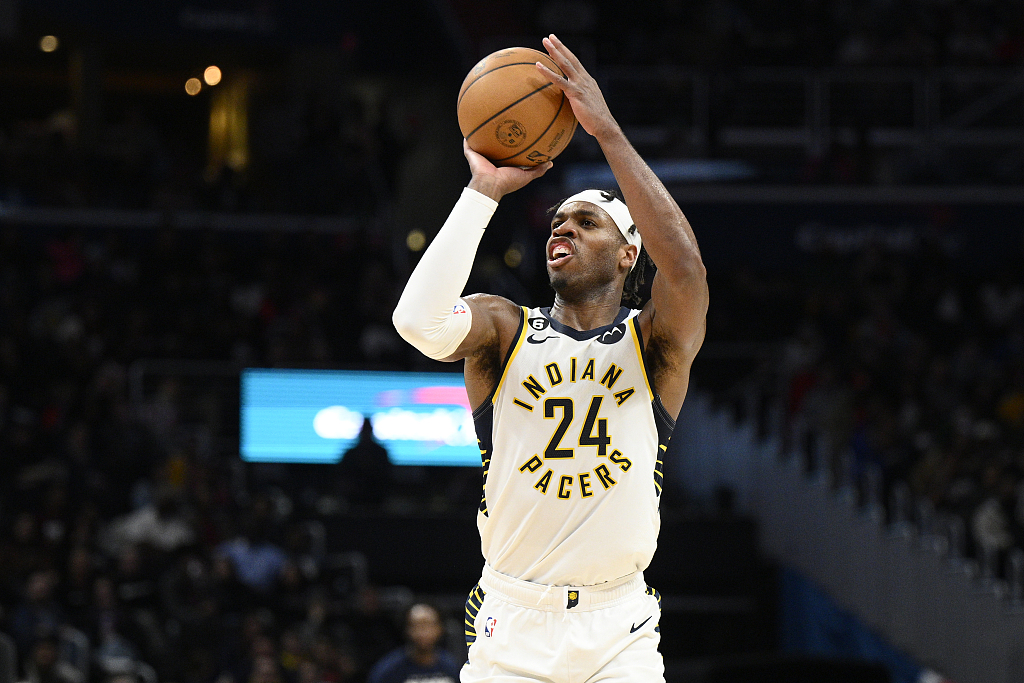 Buddy Hield of the Indiana Pacers shoots in the game against the Washington Wizards at Capital One Arena in Washington, D.C., February 11, 2023. /CFP