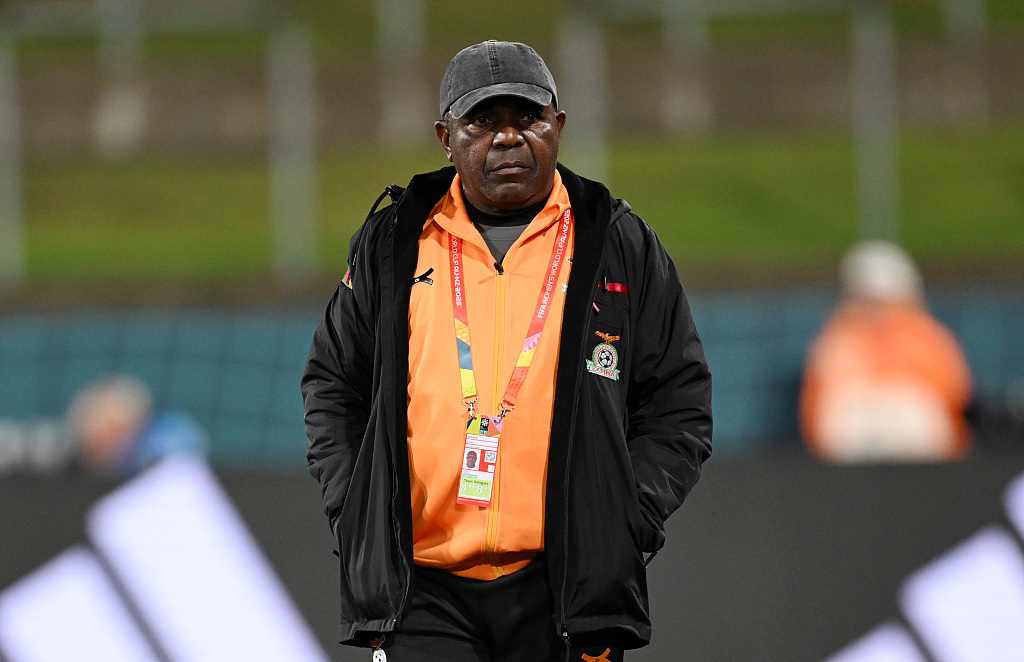 Bruce Mwape, manager of Zambia, looks on during the group game against Costa Rica in the FIFA Women's World Cup at Waikato Stadium in Hamilton, New Zealand, July 31, 2023. /CFP