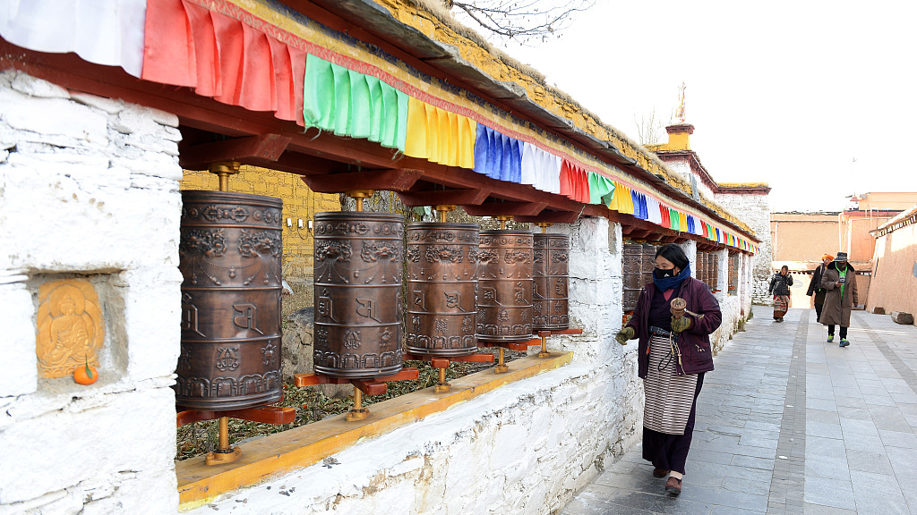 This file photo shows a street view of Renkang Ancient Street in Ganzi Prefecture, Sichuan Province. /CFP