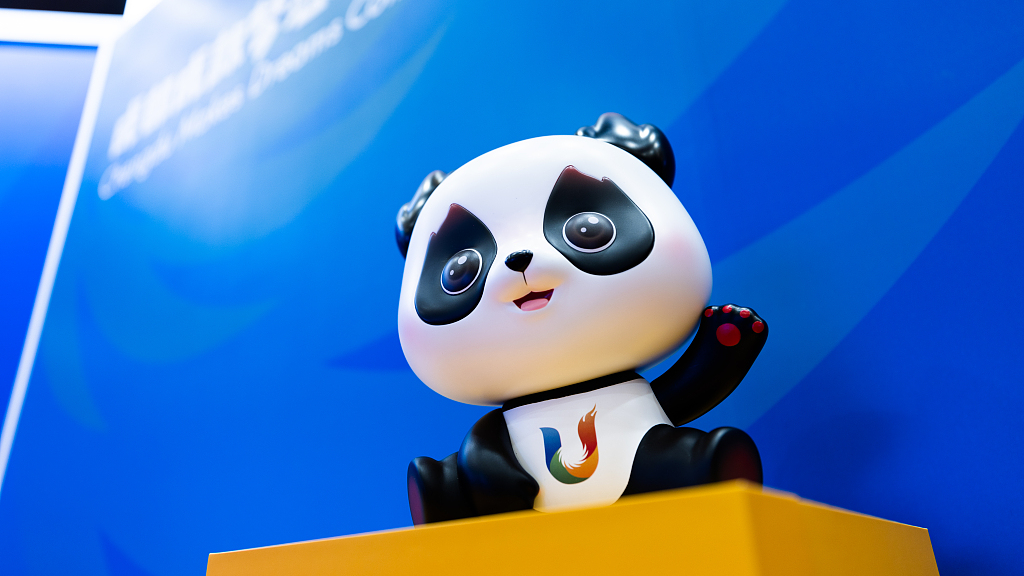 Rongbao, the biggest star in Chengdu this summer