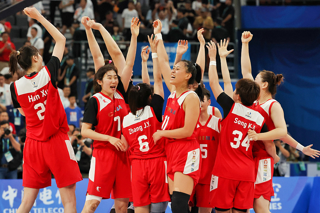 Players of Team China celebrate after their 99-91 victory over Team Japan in the women's basketball final at the World University Games in Chengdu, China, August 5, 2023. /CFP