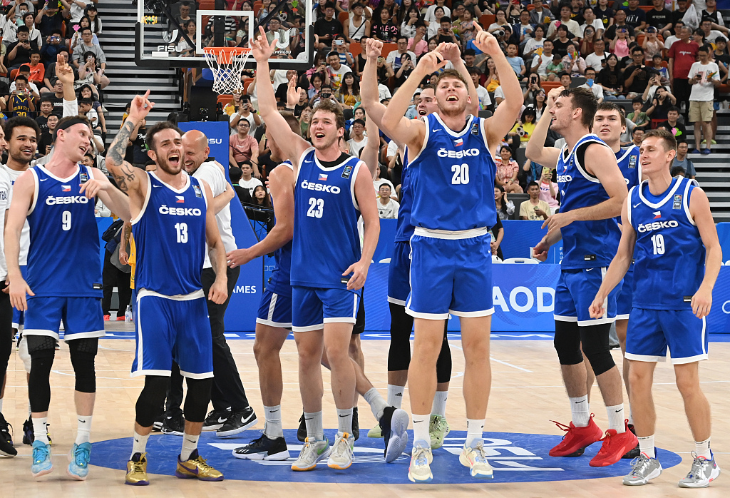 Players of Team Czech Republic celebrate after defeating Team Brazil 69-67 to win the men's basketball crown at the World University Games in Chengdu, China, August 6, 2023. /CFP