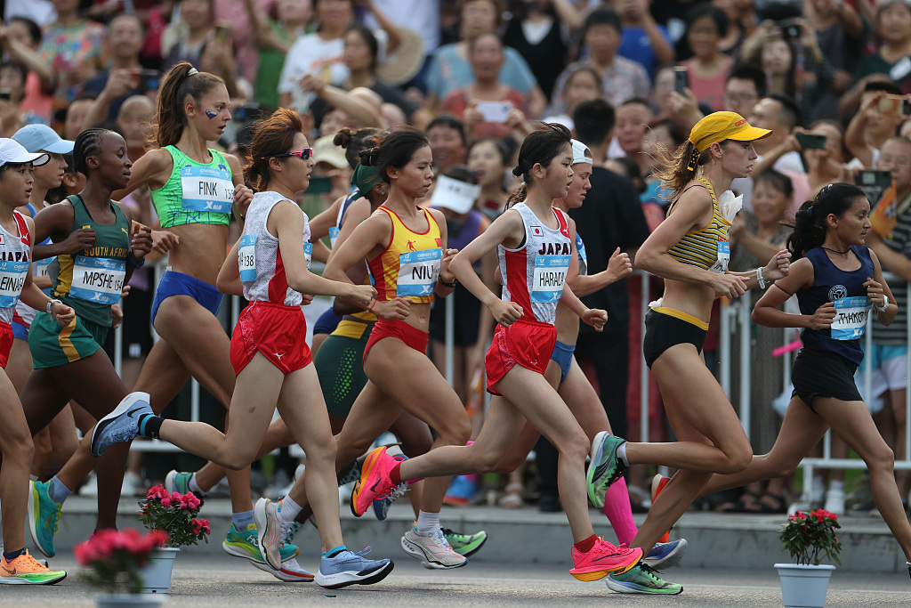 Runners in the women's half marathon at the World University Games in Chengdu, China, August 6, 2023. /CFP