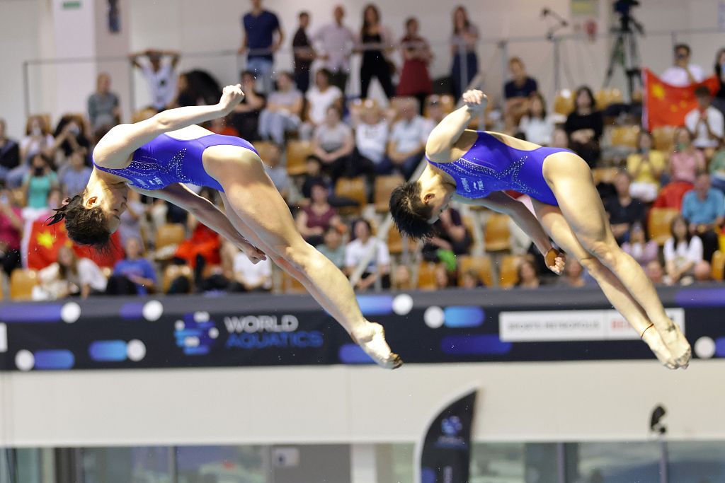 Chen Yiwen and Chang Yani of China compete in the women's 3-meter synchronized springboard final in the World Aquatics Diving World Cup Super Final in Berlin, Germany, August 4, 2023. /CFP