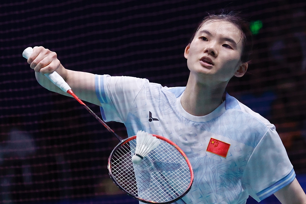 Han Yue of China in action in the badminton women's singles final with Kim Ga-ram of South Korea (not pictured) at the World University Games in Chengdu, China, August 7, 2023. /CFP