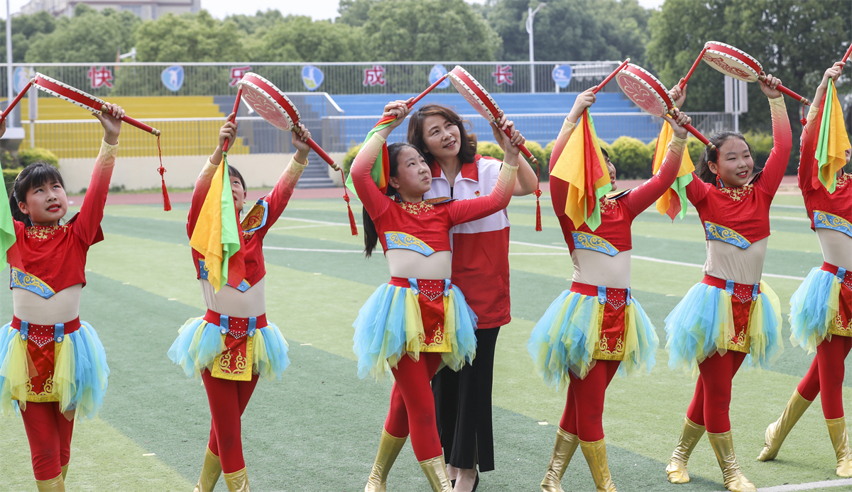 Fishing drum dance displays joy of a bumper catch - CGTN