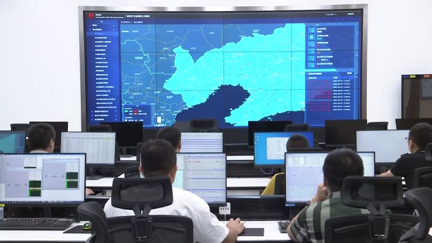 Staff of the earthquake warning system check on sensor data in the control center, northeastern China's Liaoning Province, August 7, 2023. /CMG