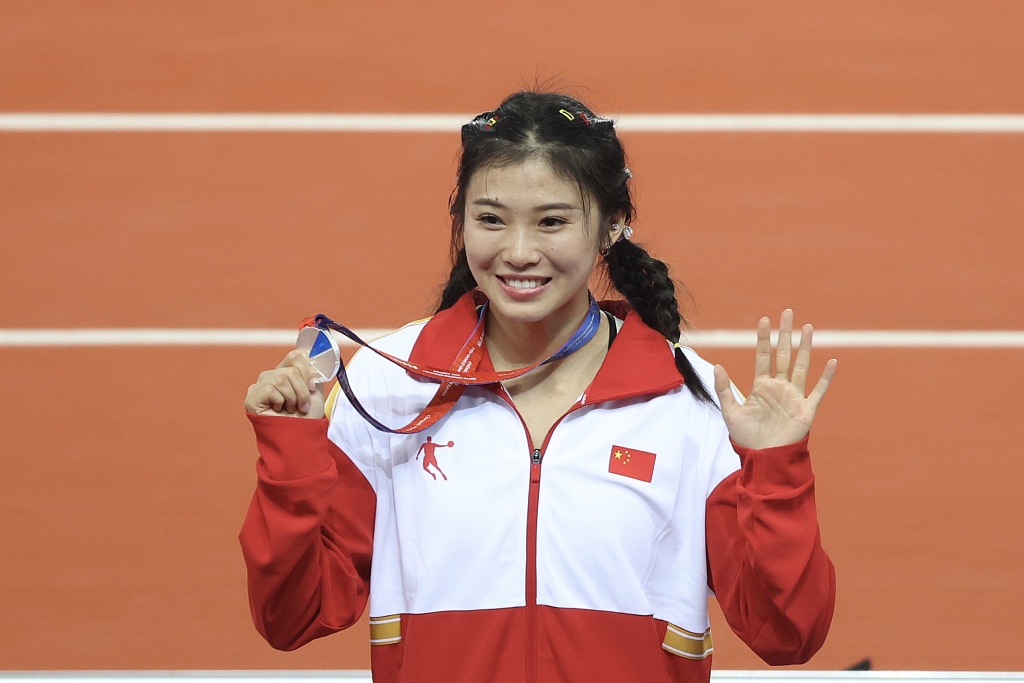 Wu Yanni wins silver medal after the 100m hurdles final at the World University Games, August 4, 2023. /CFP