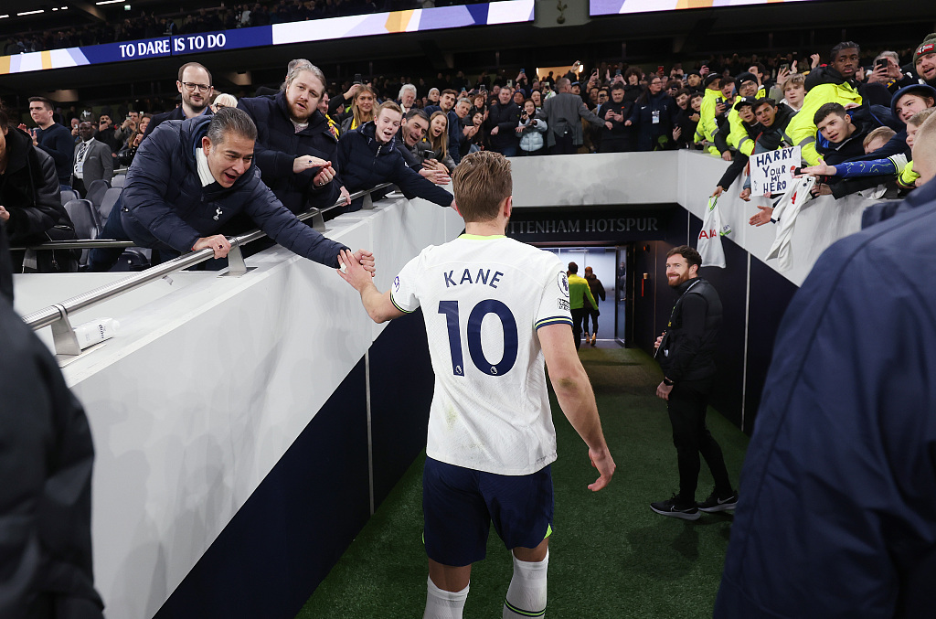  Harry Kane walks down the tunnel having becoming Tottenham's all time record goal scorer following the Premier League match between Tottenham and Manchester City at Tottenham Hotspur Stadium in London, England, February 5, 2023. /CFP