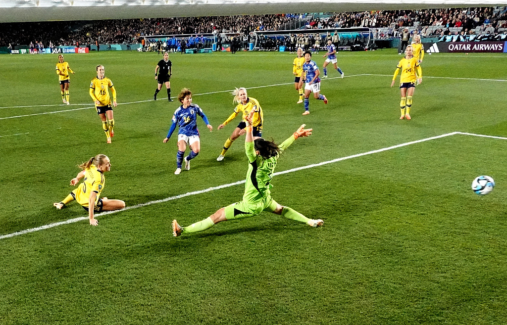 Honoka Hayashi (#16) of Japan scores a goal in the FIFA Women's World Cup quarterfinals game against Sweden at Eden Park in Auckland, New Zealand, August 11, 2023. /CFP