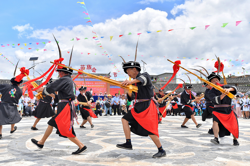 A file photo shows Miao people celebrating the Huiqin Festival in Guiding County, Guizhou Province. /CFP