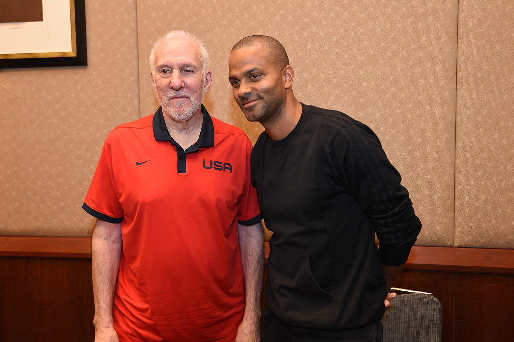 Coach Gregg Popovich (L) and his former player for the San Antonio Spurs Tony Parker attend an autograph signing event at the Mohegan Sun in Uncasville, Connecticut, August 11, 2023. /CFP