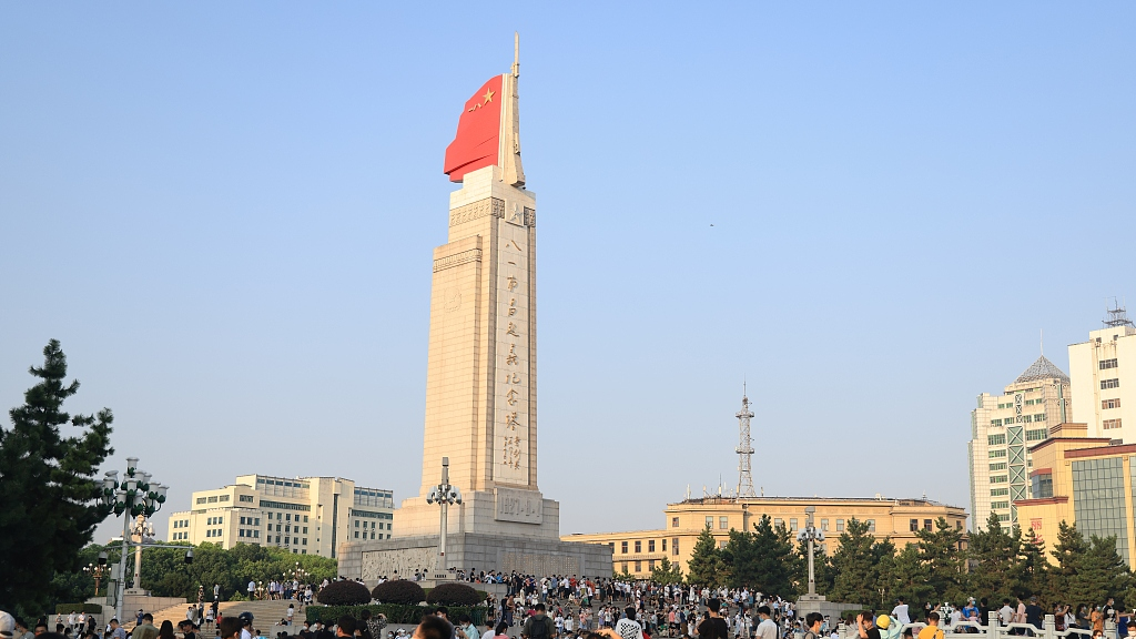 Live: Take a look at Nanchang's Bayi Square in east China's Jiangxi Province