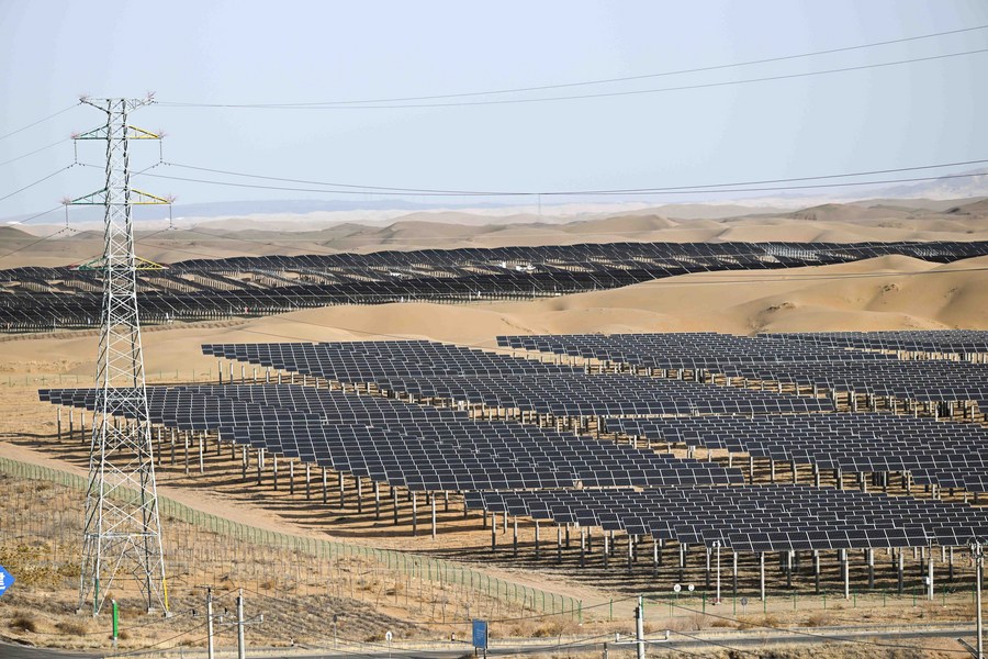 A photovoltaic power base in Dalad Banner, Erdos, north China's Inner Mongolia Autonomous Region, March 3, 2023. /Xinhua