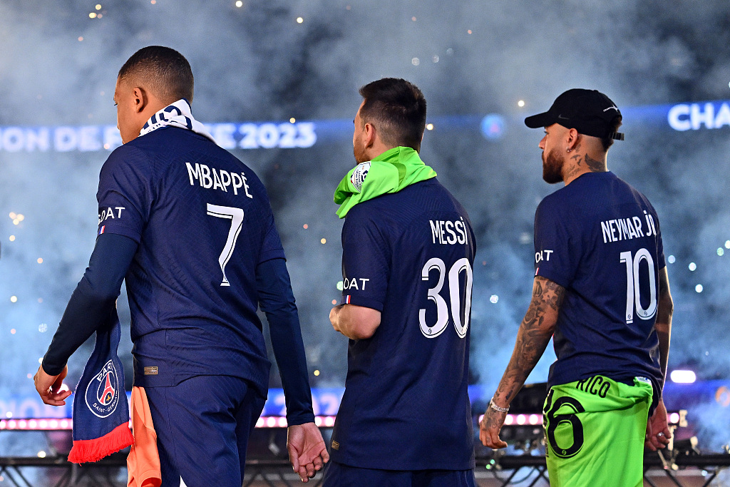 L-R: Kylian Mbappe, Lionel Messi and Neymar of Paris Saint-Germain attend the ceremony to celebrate winning the 2022-23 Ligue 1 title at the Parc des Princes in Paris, France,  June 3, 2023. /CFP 