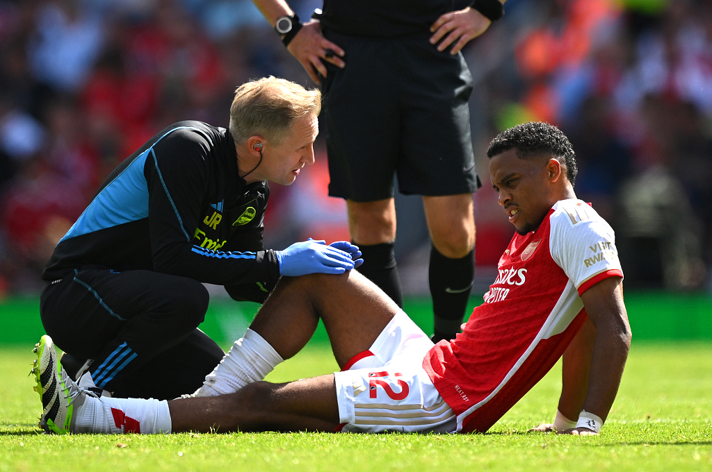 Jurrien Timber (R) of Arsenal suffers a knee injury in the Premier League game against Nottingham Forest at the Emirates Stadium in London, England, August 12, 2023. /CFP
