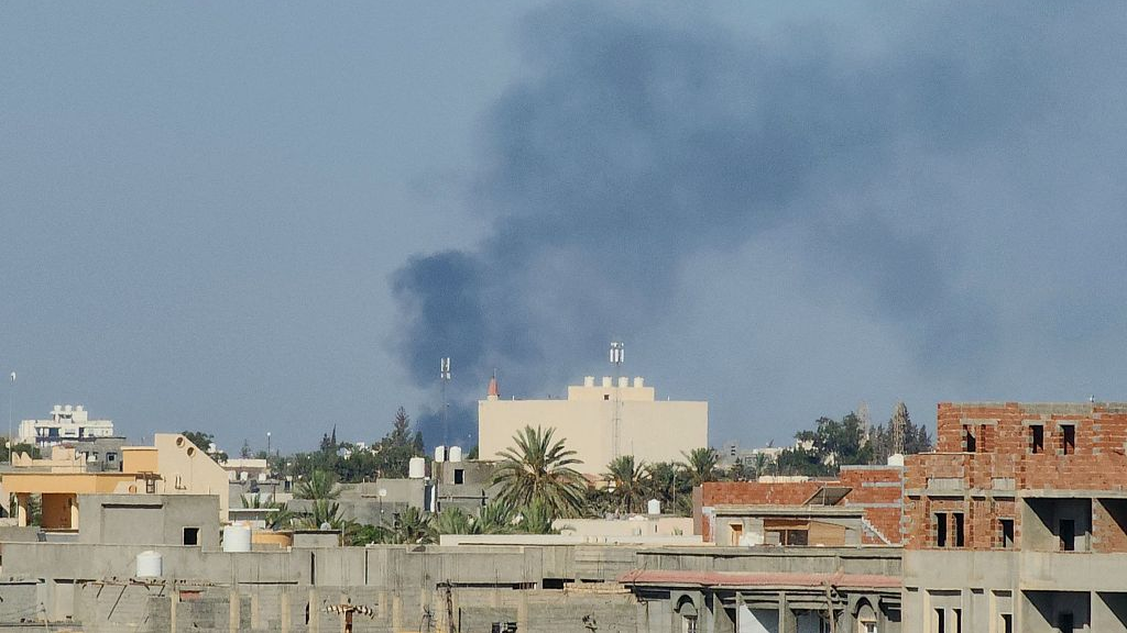 Smoke billows amid clashes between armed groups affiliated with Libya's Tripoli-based Government of National Unity (GNU) in the Libyan capital on August 15, 2023. /CFP
