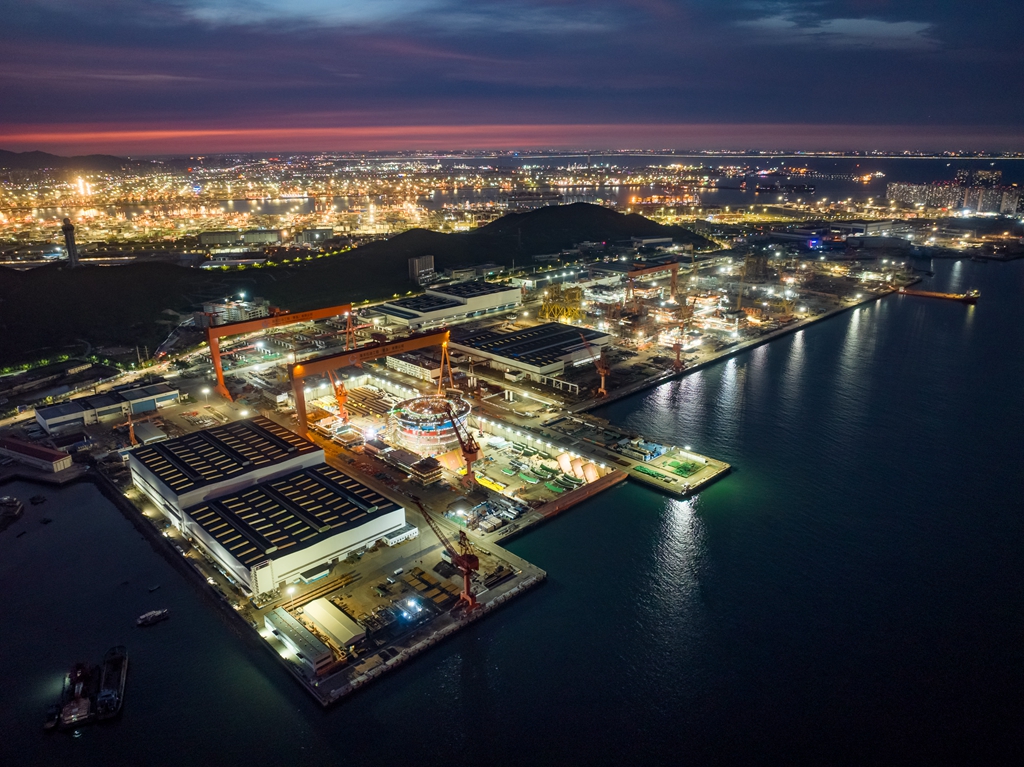 An aerial night view of the Haiyang Shiyou 122, Asia's first cylindrical FPSO. /CGTN