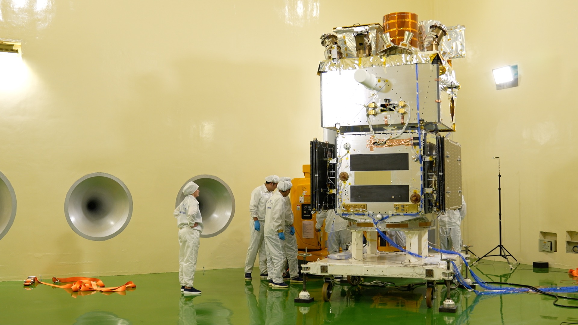 Engineers prepare for the acoustic test of SVOM satellite on August 11, 2023. / CGTN