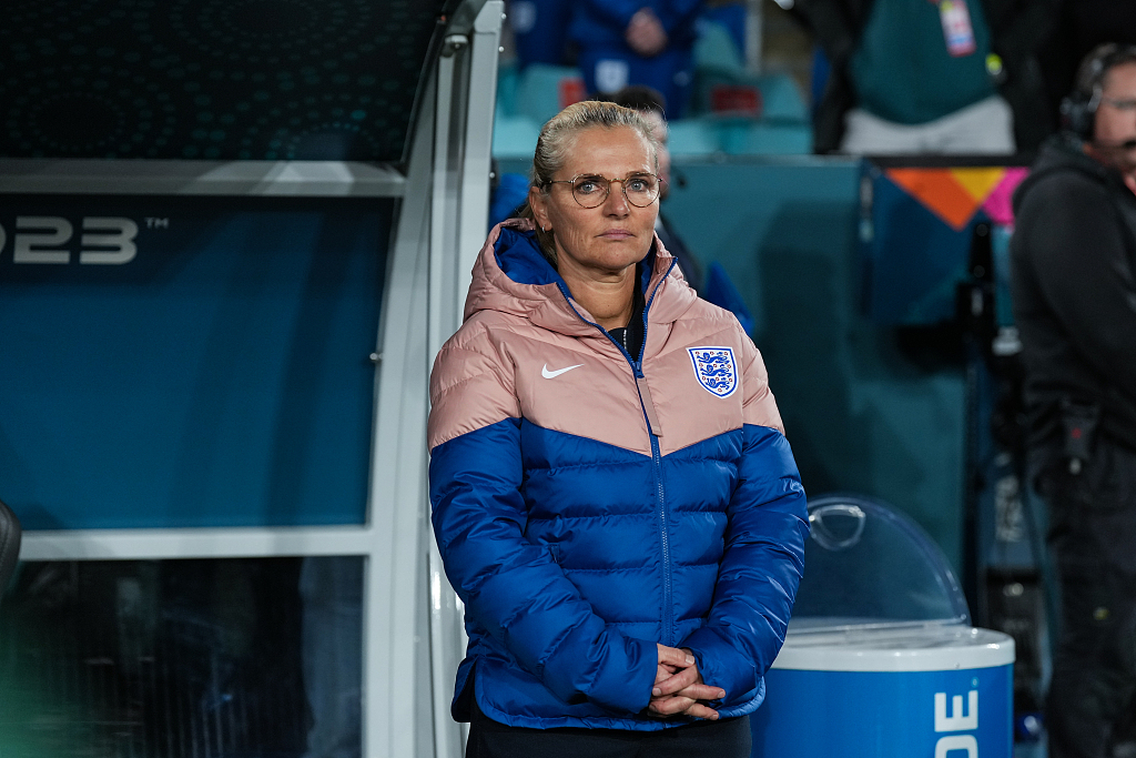 Sarina Wiegman, manager of England, looks on during the FIFA Women's World Cup semifinals against Australia at Australia Stadium in Sydney, Australia, August 16, 2023. /CFP 
