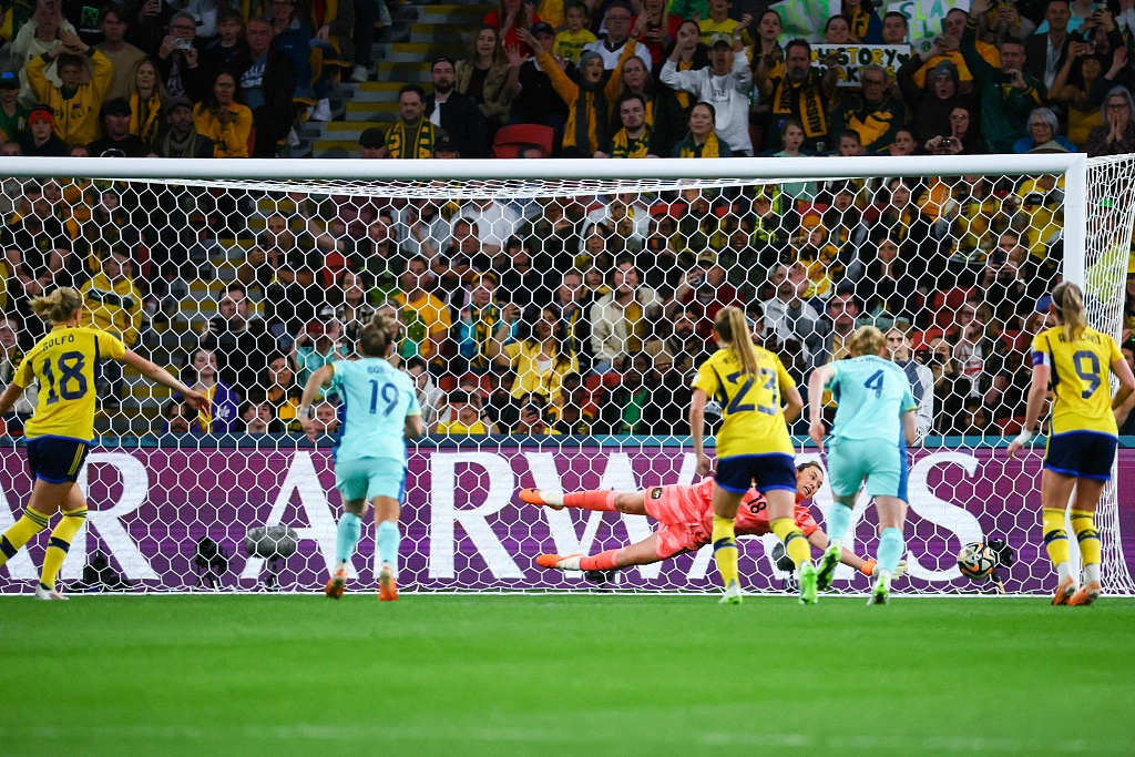 Fridolina Rolfo (#18) of Sweden shoots to score a goal in the FIFA Women's World Cup third-place game against Australia at Brisbane Stadium in Brisbane, Australia, August 19, 2023. /CFP