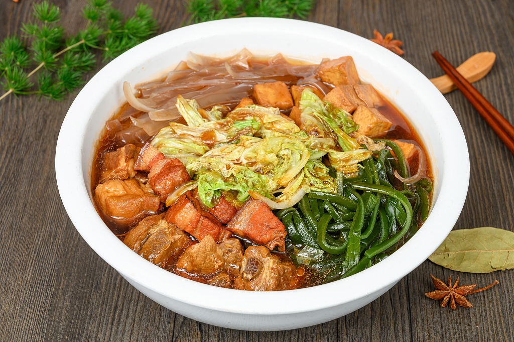 A bowl laden with luandun, a mixed stew trendy in northeast China. /CFP