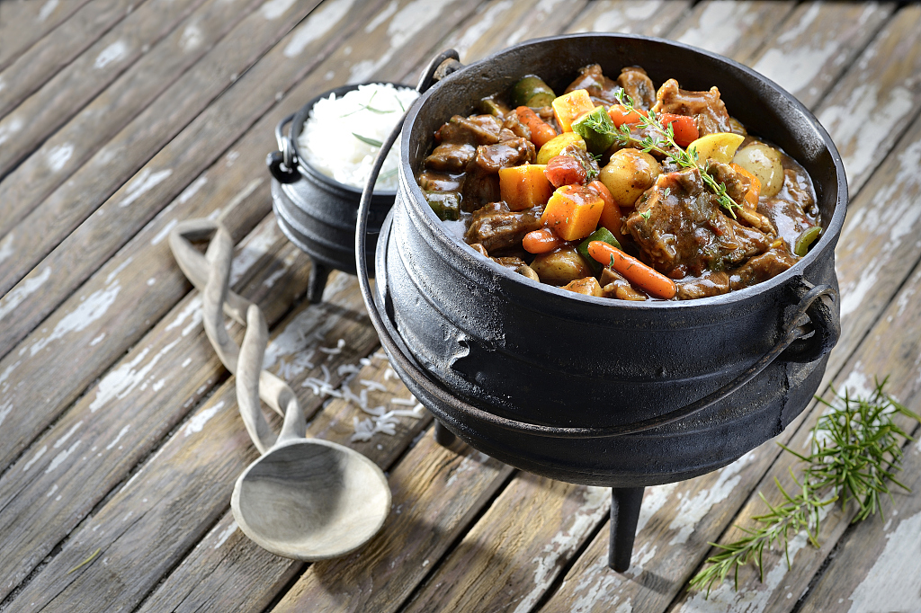 The South African dish of potjiekos is usually cooked in a cast-iron pot. /CFP