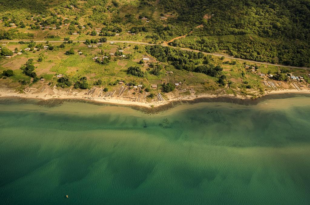 A photo shows an aerial view of Lake Malawi located in the East African Rift. /CFP 