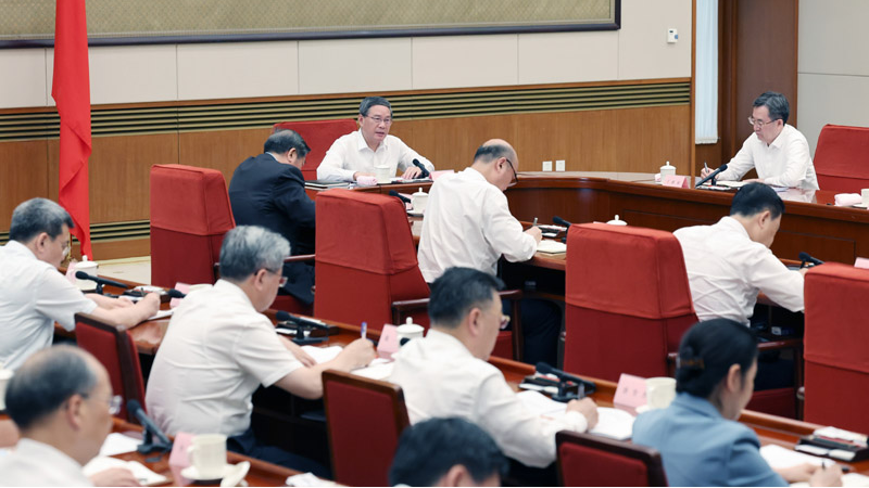 Chinese Premier Li Qiang presides over a State Council study session on facilitating the development of digital economy in Beijing, China, August 21, 2023. /Xinhua