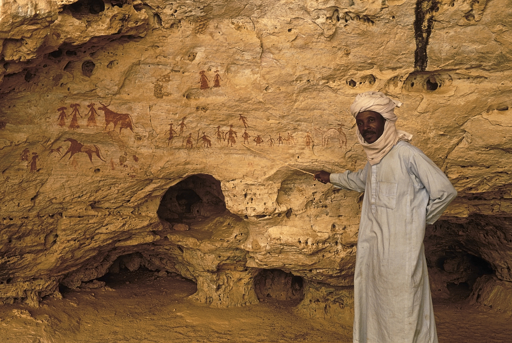 A file photo shows prehistoric rock paintings in Manda Guéli Cave in the Ennedi Mountains, Chad, Central Africa. /CFP