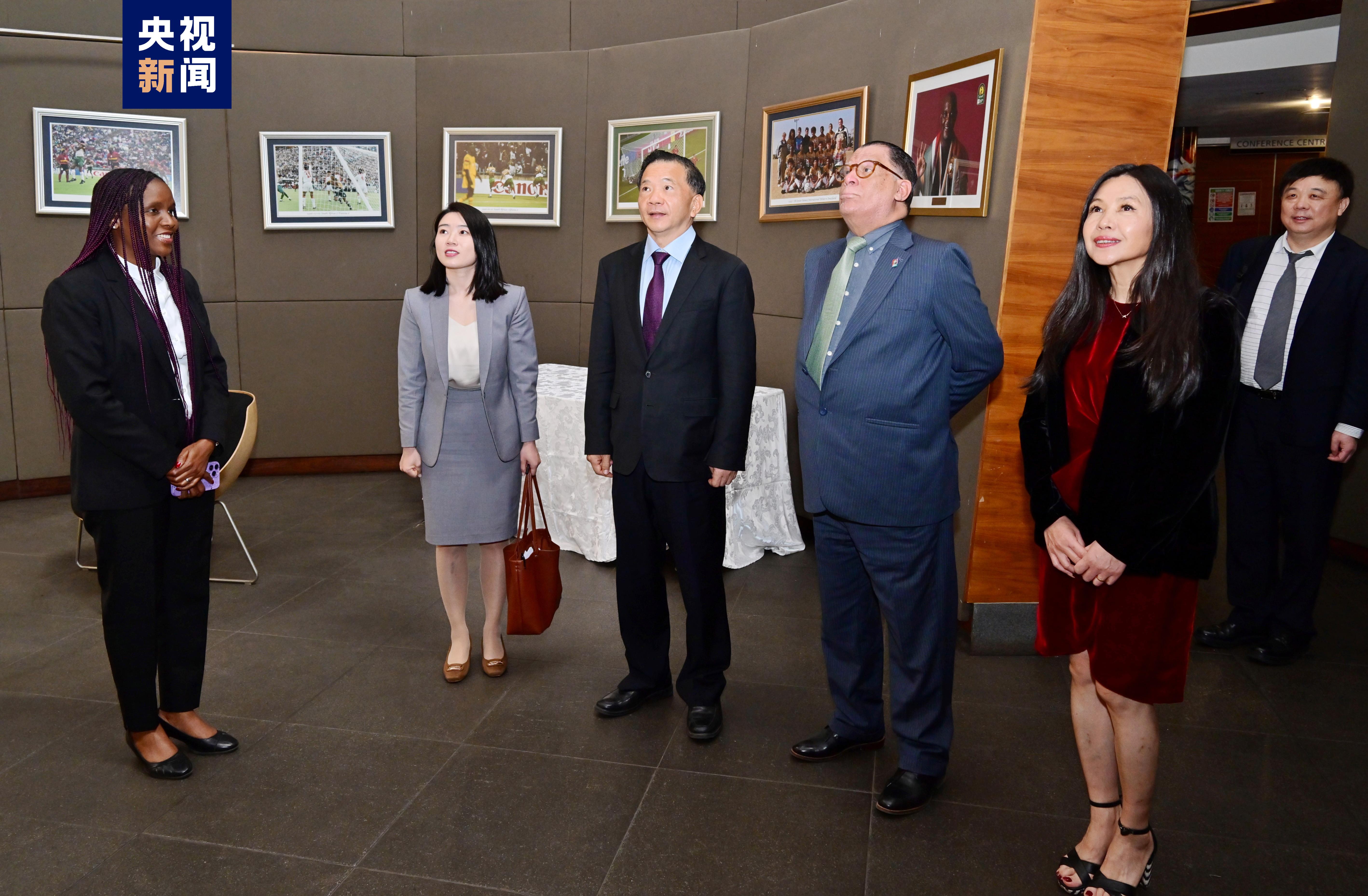 CMG President Shen Haixiong visits the SAFA headquarters with SAFA President Danny Jordaan, August 23, 2023. /CMG