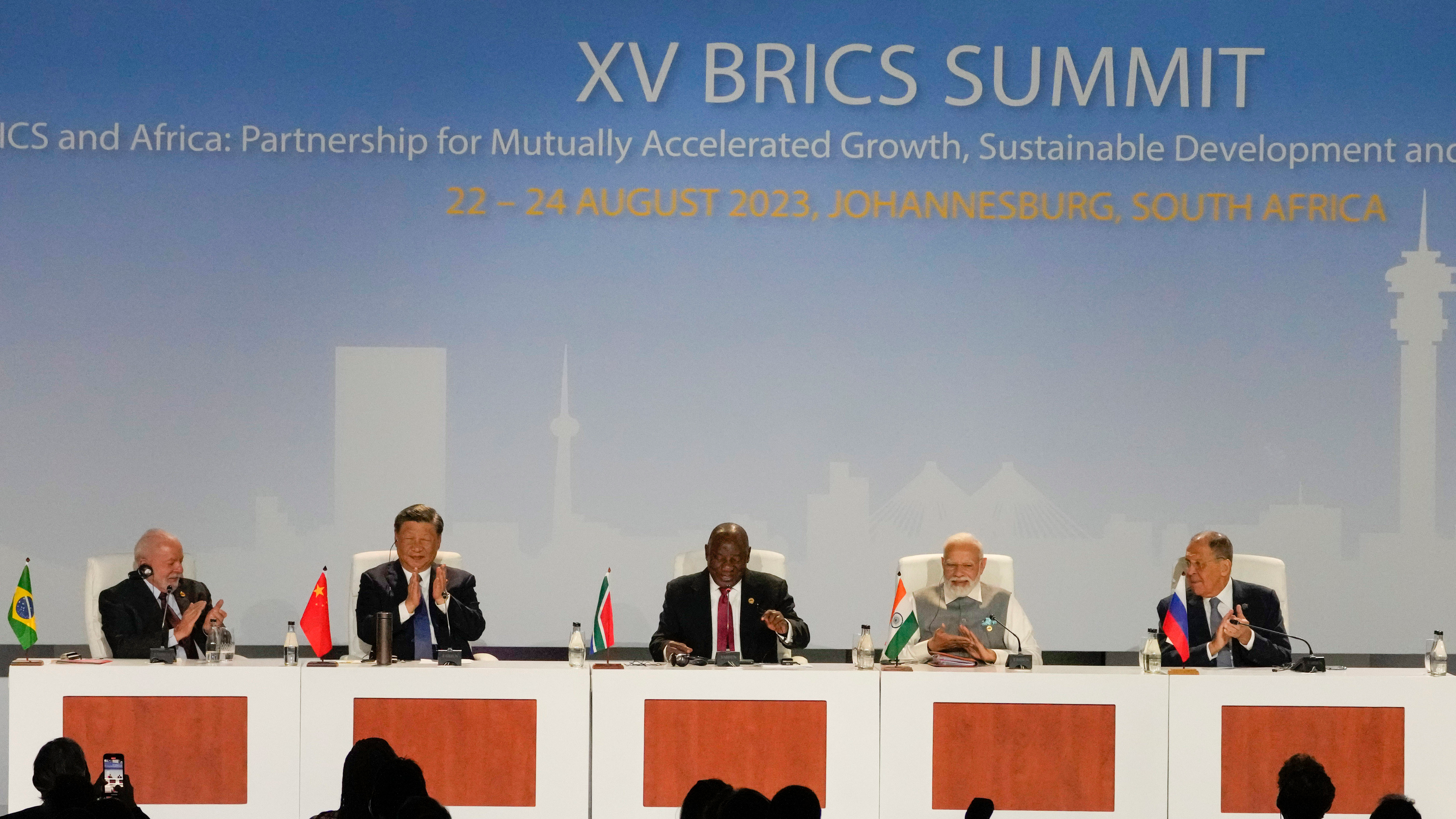 South African President Cyril Ramaphosa, center, delivers the XV BRICS Summit declaration, flanked by, from left, President of Brazil Luiz Inacio Lula da Silva, President of China Xi Jinping, Prime Minister of India Narendra Modi and Russia's Foreign Minister Sergei Lavrov, in Johannesburg, South Africa, Thursday, Aug. 24, 2023. /AP