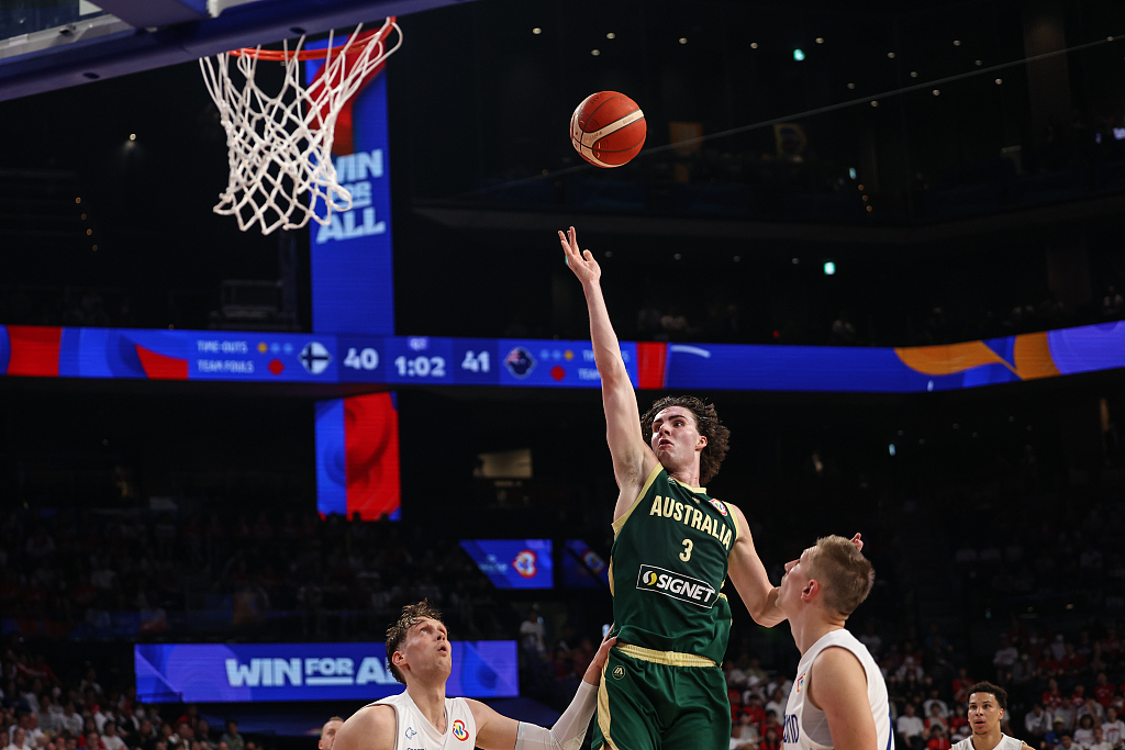 Josh Giddey (#3) of Australia shoots in the FIBA Basketball World Cup group game against Finland at Okinawa Arena in Okinawa, Japan, August 25, 2023. /CFP 