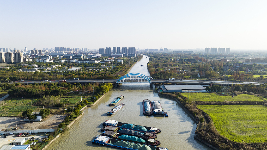 Live: A bird's-eye view of the Jinghang Grand Canal in China's Zhejiang Province