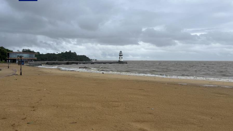 A beach in Zhuhai City in south China's Guangdong Province before Typhoon Saola lands. /CMG