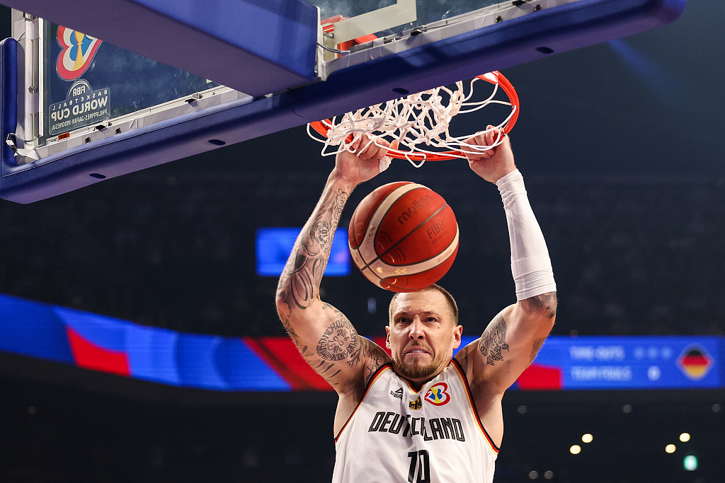 Daniel Theis of Germany dunks in the FIBA Basketball World Cup Round of 16 game against Slovenia at Okinawa Arena in Okinawa, Japan, September 3, 2023. /CFP