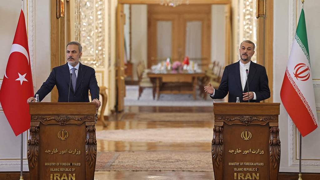 Iran's Foreign Minister Hossein Amir-Abdollahian (R) holds a joint press conference with his Turkish counterpart Hakan Fidan in Tehran, Iran, September 3, 2023. /CFP