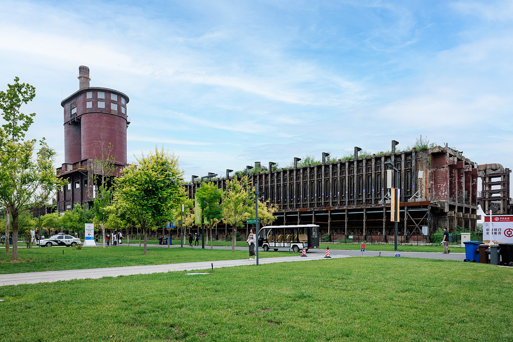 This photo, taken on September 2, 2023, shows that the facilities and factories in Shougang Park have a rich sense of history and old industrial style, which complements the modern exhibitions that promote technological innovations. /VCG